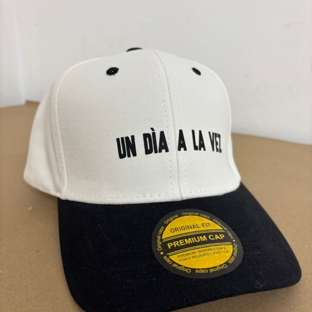 Gorra “Un día a la vez”